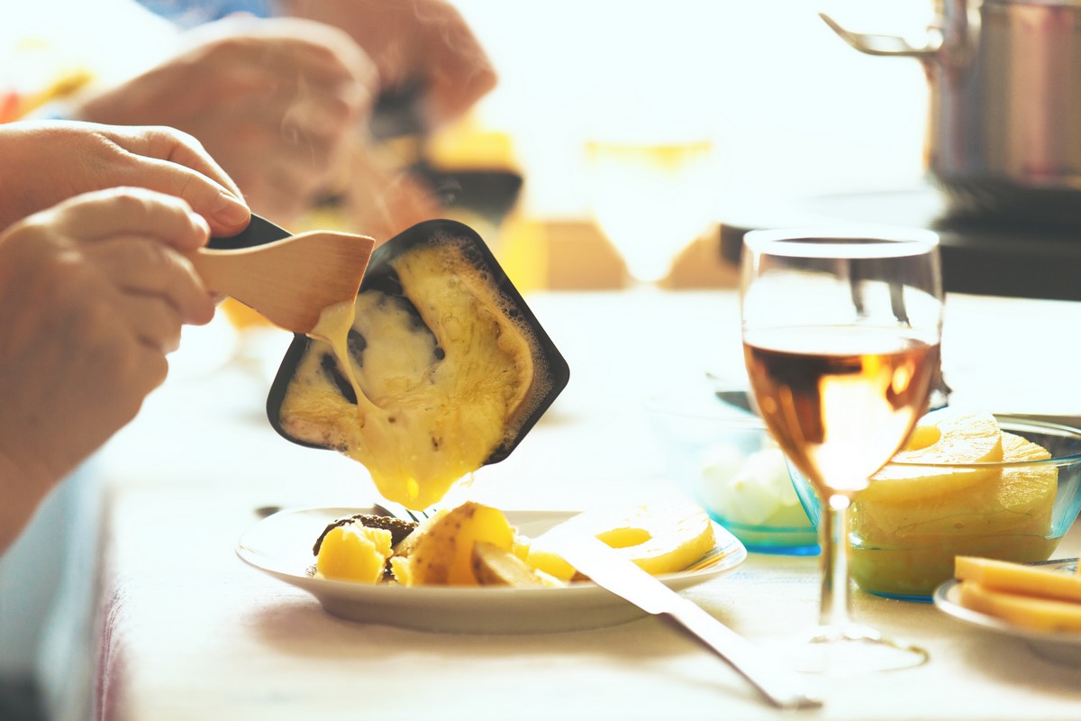 Quel vin avec une raclette : quelques conseils pratiques